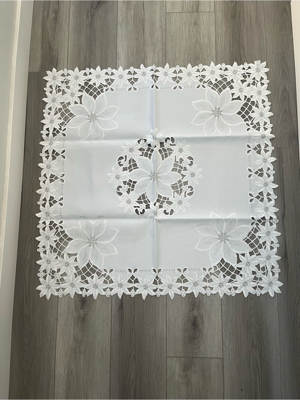 White Floral Cutwork Tablecloth - Elegant Home Dining Linen